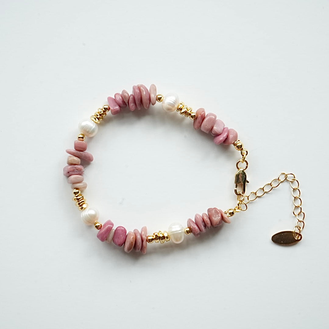 🌸 Handcrafted Pink & Pearl Beaded Adjustable Bracelet ✨
